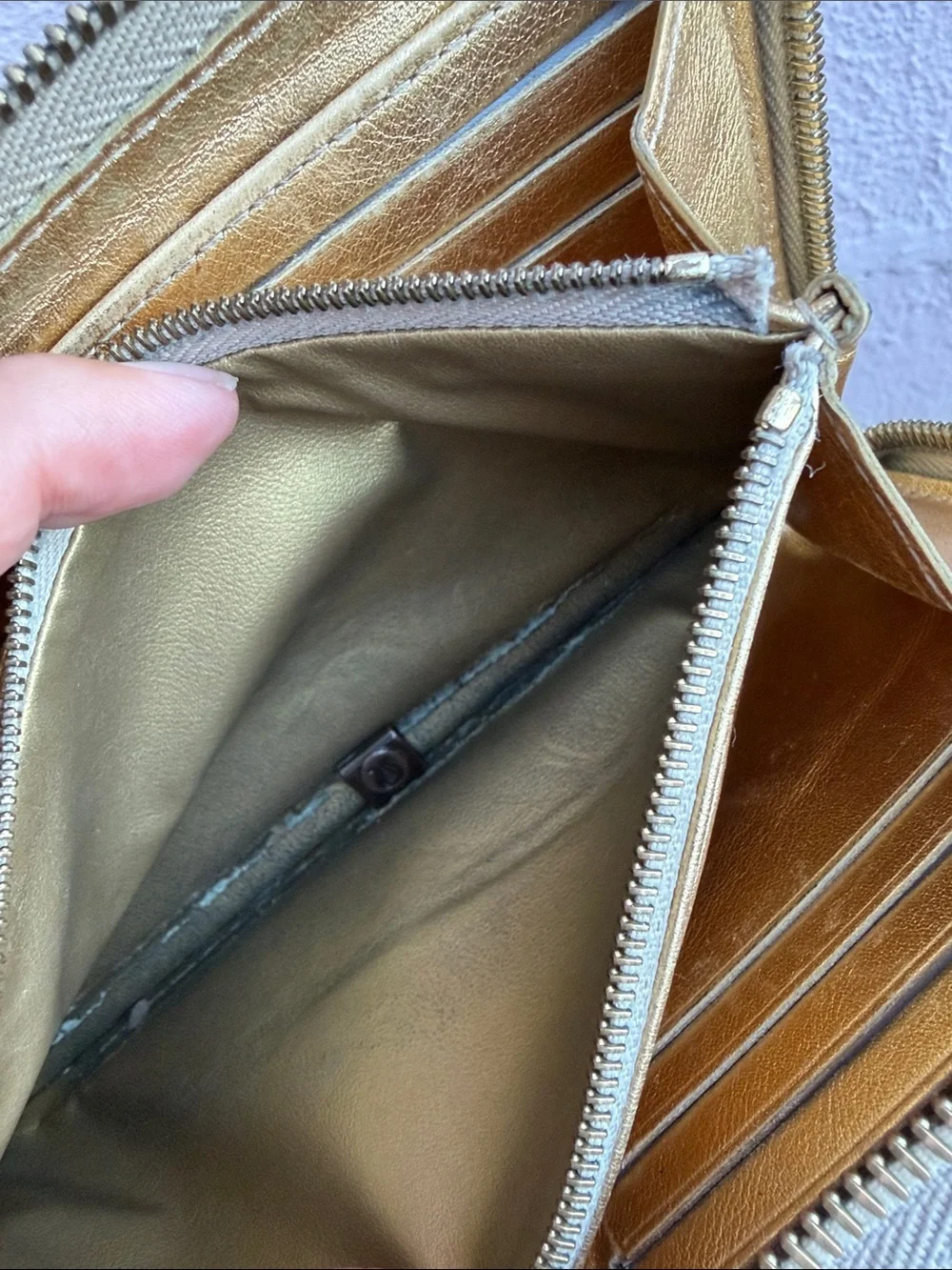 Louis Vuitton used preowned